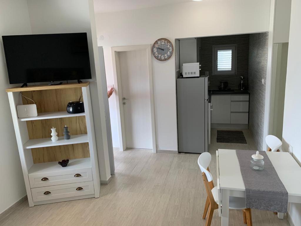 Tara'S Apartman 수페타르 외부 사진
