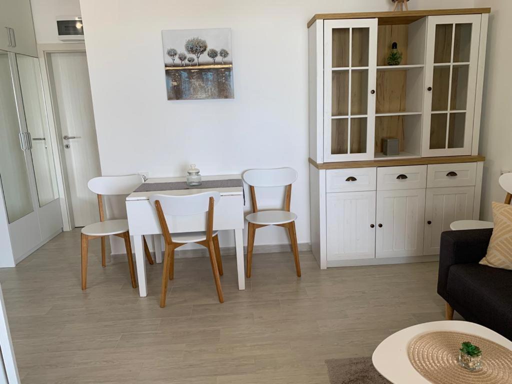 Tara'S Apartman 수페타르 외부 사진