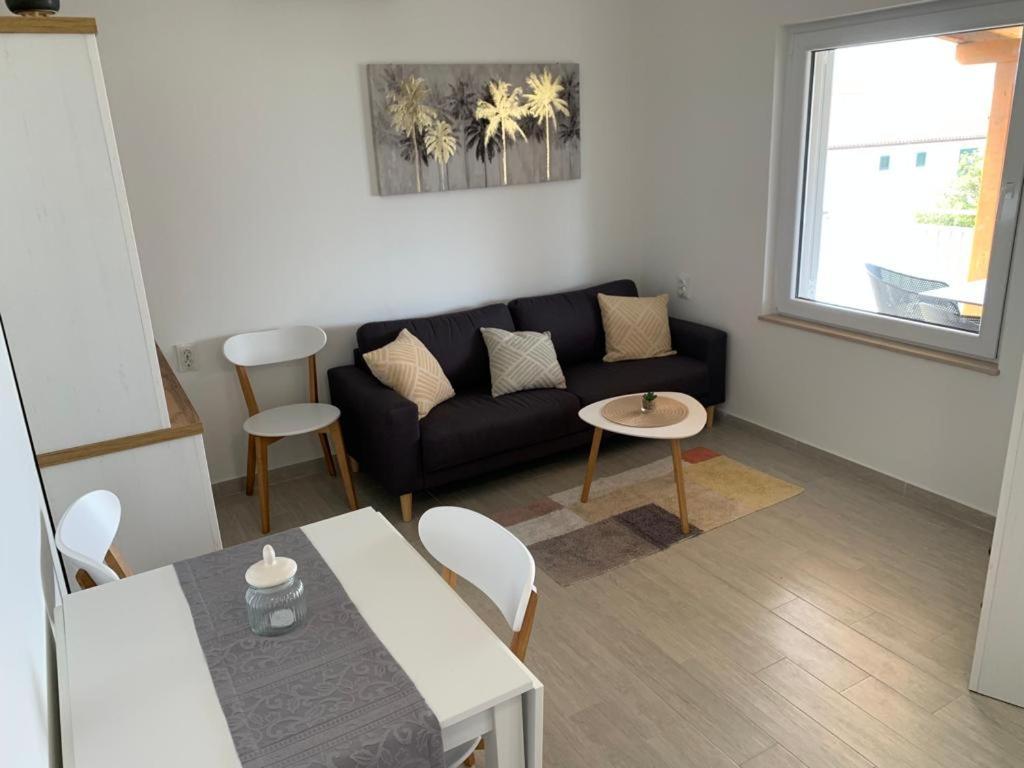 Tara'S Apartman 수페타르 외부 사진